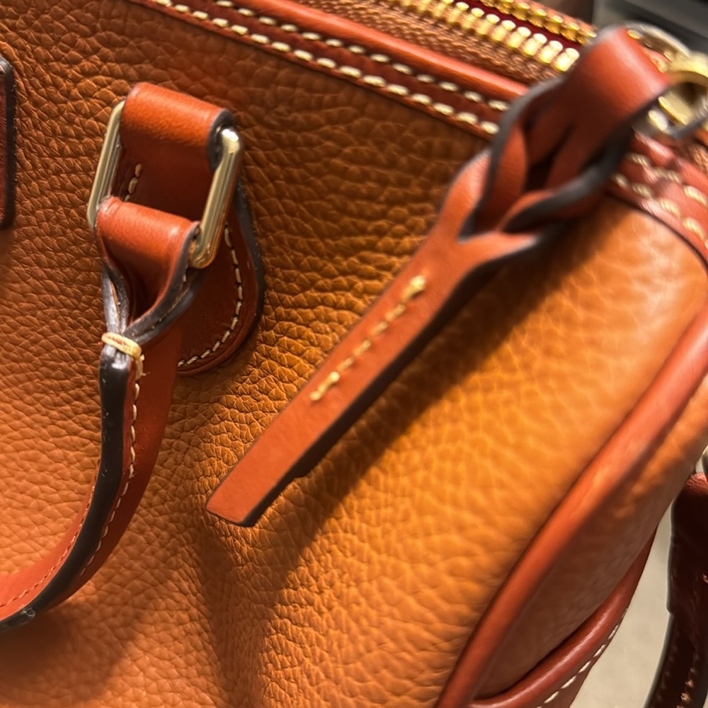 Beautiful 😍 Dooney & Bourke leather bag 💼 - Picture 10 of 11